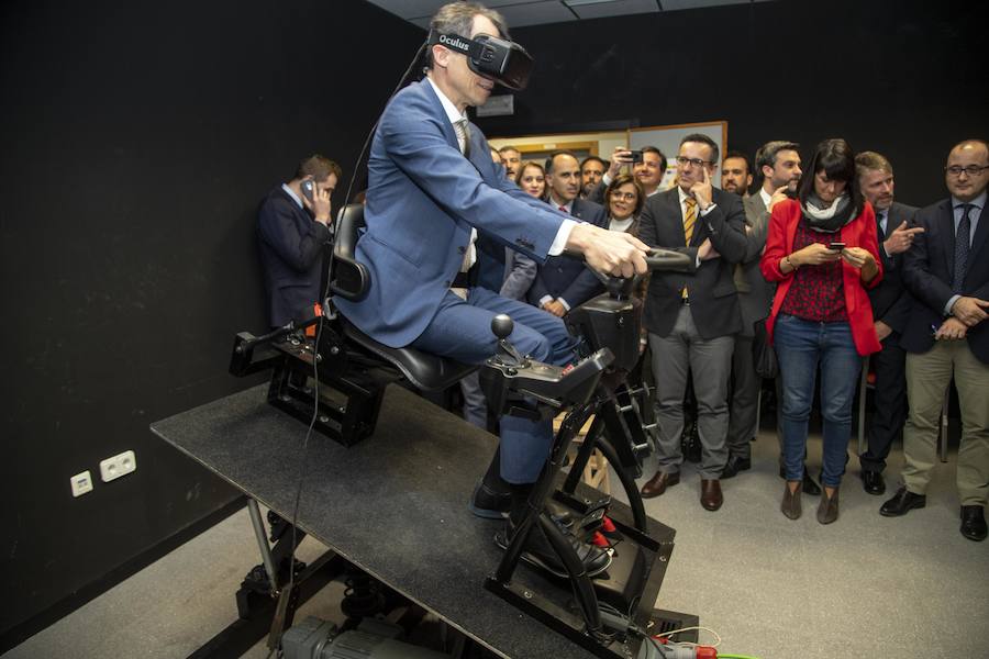Visita del ministro de Ciencia y Universidades Pedro Duque al edificio de la UPCT y la empresa MTorres dentro del parque tecnológico de Fuente Álamo.