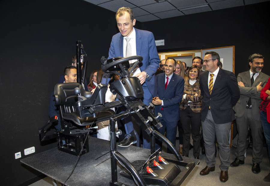 Visita del ministro de Ciencia y Universidades Pedro Duque al edificio de la UPCT y la empresa MTorres dentro del parque tecnológico de Fuente Álamo.