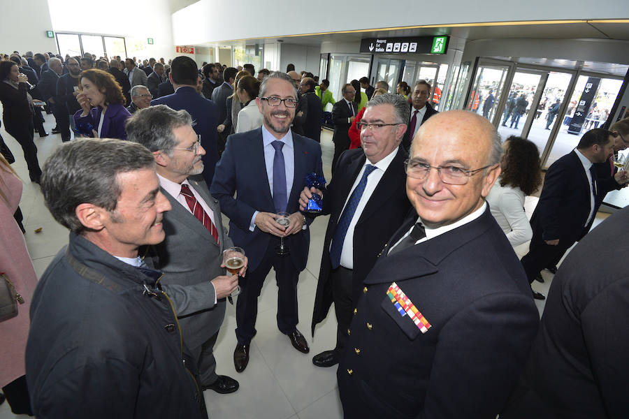 Autoridades de distintos ámbitos de la Región disfrutaron de un almuerzo en las instalaciones del nuevo aeródromo que abrió sus puertas este martes