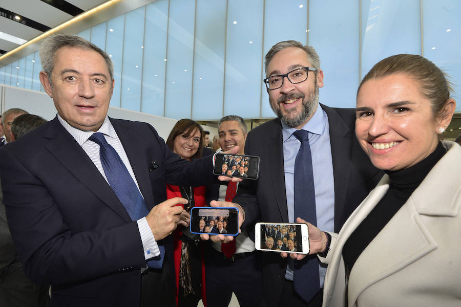 Autoridades de distintos ámbitos de la Región disfrutaron de un almuerzo en las instalaciones del nuevo aeródromo que abrió sus puertas este martes