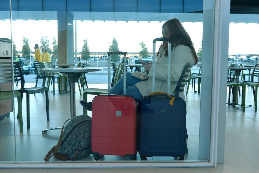 El primer avión en tocar tierra llegó con 25 minutos de antelación tras completar un vuelo sin incidentes