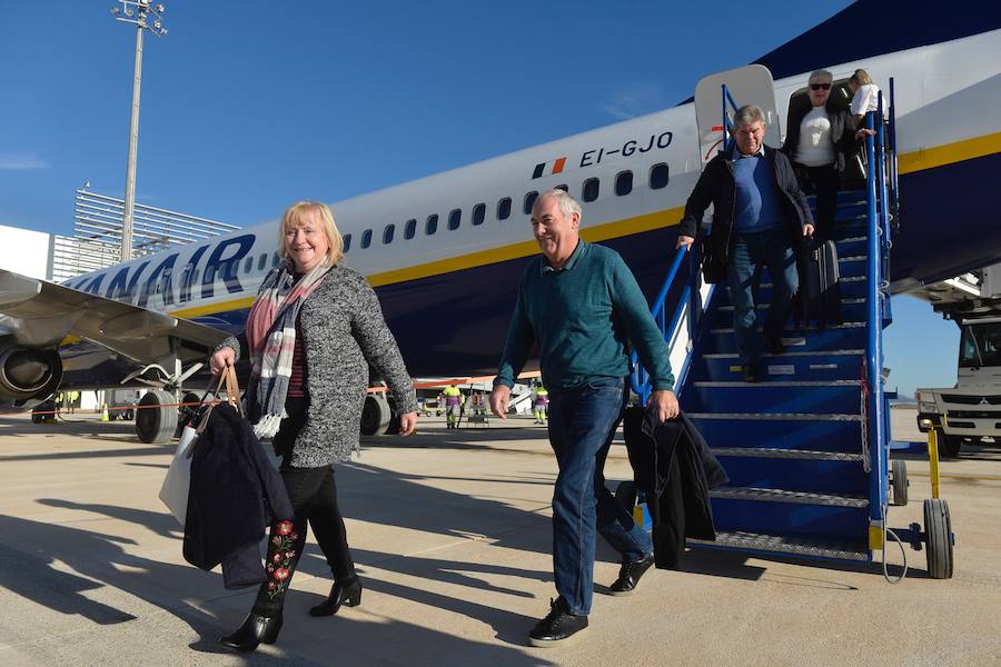 El primer avión en tocar tierra llegó con 25 minutos de antelación tras completar un vuelo sin incidentes
