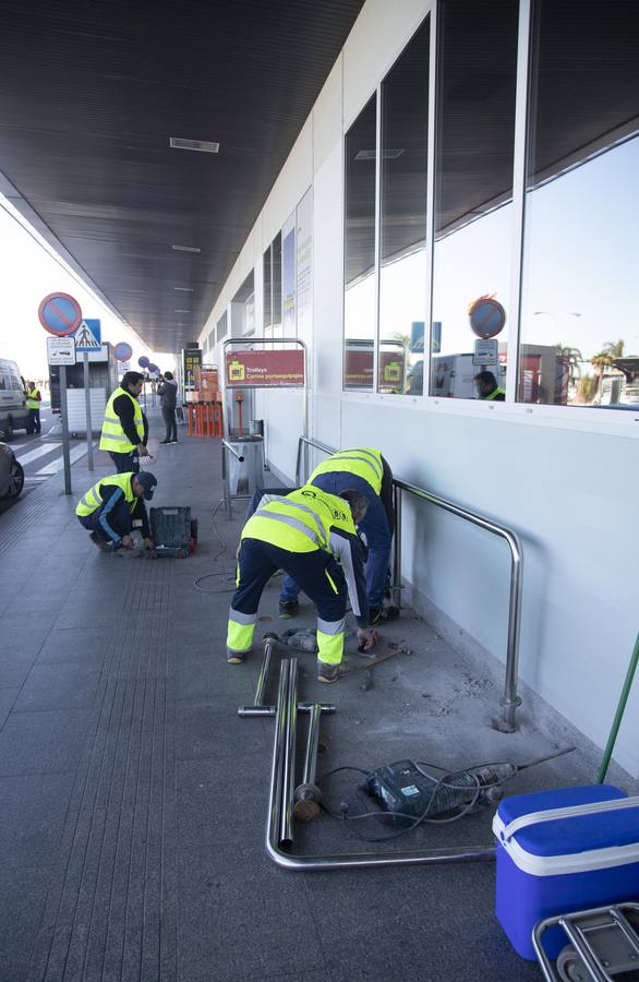 Los empleados del aeropuerto de San Javier realizaron la mudanza a las instalaciones de Corvera. Los últimos pasajeros de San Javier se despiden. 