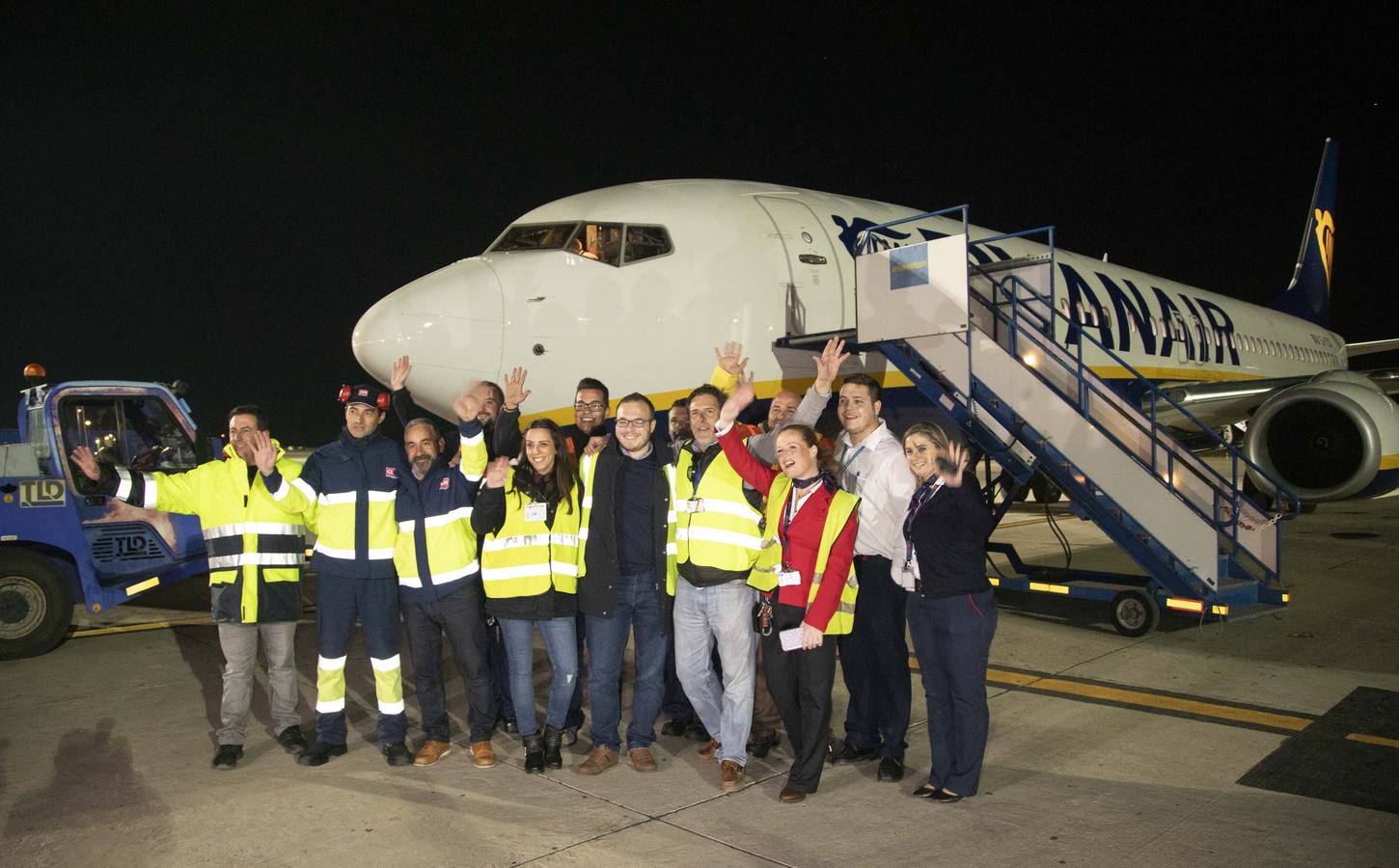 Los empleados del aeropuerto de San Javier realizaron la mudanza a las instalaciones de Corvera. Los últimos pasajeros de San Javier se despiden. 