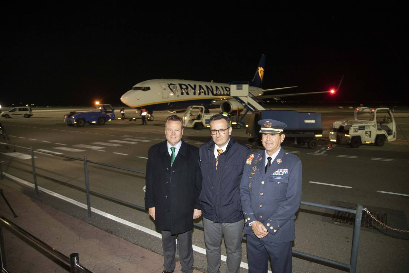 Los empleados del aeropuerto de San Javier realizaron la mudanza a las instalaciones de Corvera. Los últimos pasajeros de San Javier se despiden. 