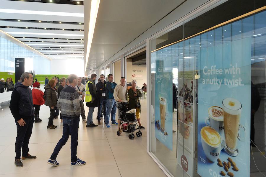 El primer avión en tocar tierra llegó con 25 minutos de antelación tras completar un vuelo sin incidentes