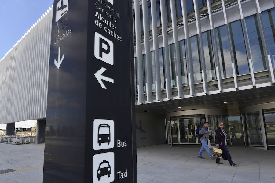 El primer avión en tocar tierra llegó con 25 minutos de antelación tras completar un vuelo sin incidentes