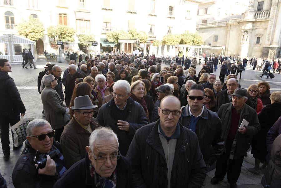 El patio del Palacio Episcopal acogió una celebración en la que se sirvió el tradicional boniato dulce y mistela, un postre con el que antiguamente se celebraba esta onomástica