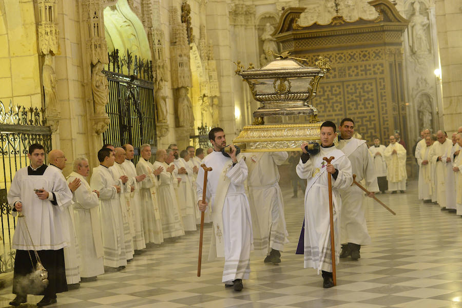 El patio del Palacio Episcopal acogió una celebración en la que se sirvió el tradicional boniato dulce y mistela, un postre con el que antiguamente se celebraba esta onomástica