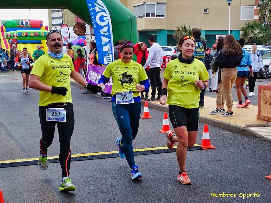 El corredormdel UCAM Cartagena se lleva la II Carrera Popular Virgen del Mar con un tiempo de 24.27 minutos, por los 28.10 para su compañera de club