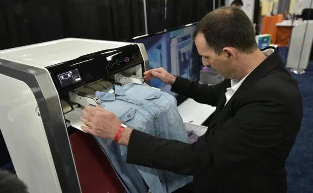 Aplicable Tecnología tenaz El invento del siglo: Llega la máquina que plancha, dobla y perfuma la ropa  en 4 segundos | La Verdad