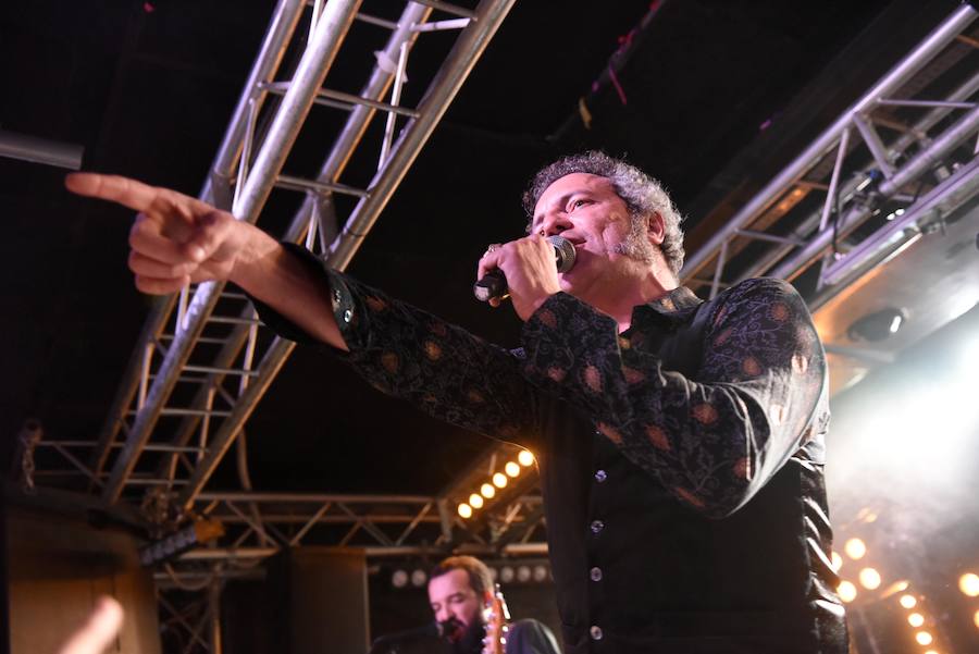 Sonaron un par de M Clan, 'Calle sin luz' y 'Perdido en la ciudad', esta con la participación como invitado de Ricardo Ruipérez, la otra mitad del grupo 