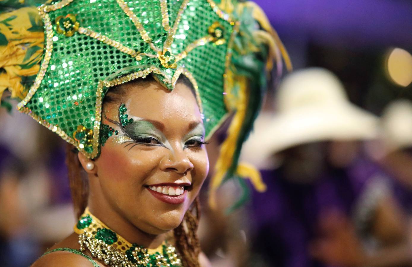 Agrupaciones de murgas uruguayas participan este en el desfile inaugural del carnaval de Montevideo (Uruguay). El tradicional desfile inaugural está compuesto por 44 conjuntos de las agrupaciones carnavalescas.