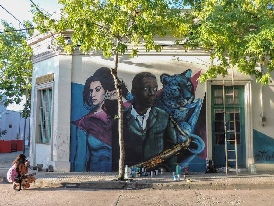 Festival celebrado en el distrito de Mercedes, Uruguay, en el que miles de artistas se unen para conbinar el estilo de música Jazz y el arte del graffiti.