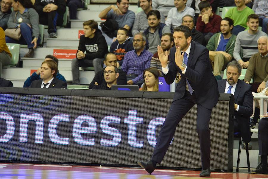 El conjunto universitario no levanta cabeza ante el conjunto entrenado por Ibon Navarro, predecesor en el banquillo murciano de Javi Juárez