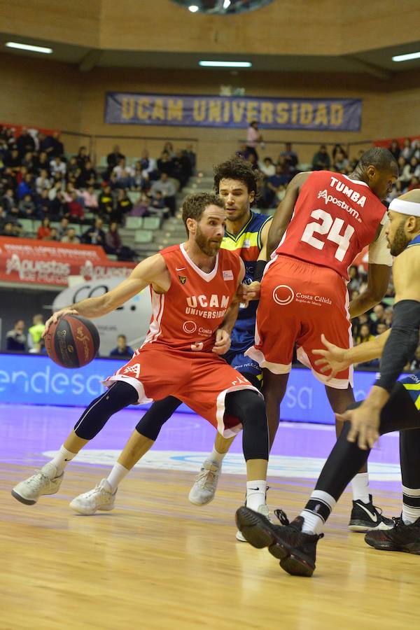 El conjunto universitario no levanta cabeza ante el conjunto entrenado por Ibon Navarro, predecesor en el banquillo murciano de Javi Juárez