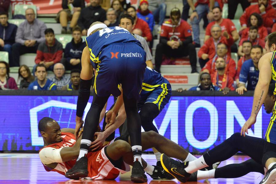 El conjunto universitario no levanta cabeza ante el conjunto entrenado por Ibon Navarro, predecesor en el banquillo murciano de Javi Juárez