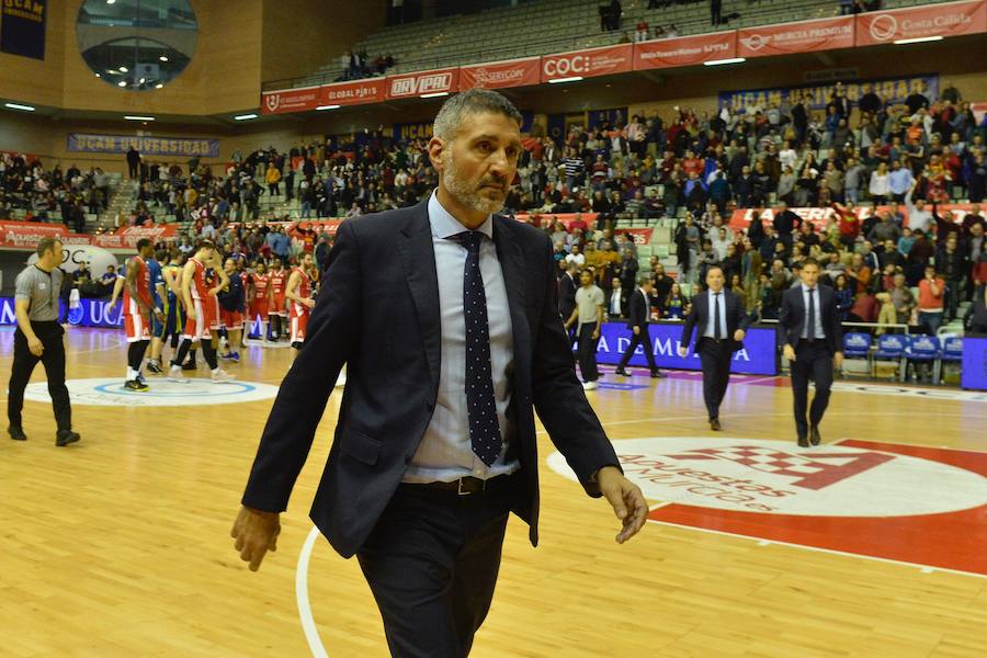 El conjunto universitario no levanta cabeza ante el conjunto entrenado por Ibon Navarro, predecesor en el banquillo murciano de Javi Juárez
