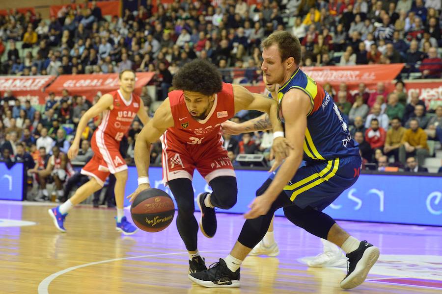 El conjunto universitario no levanta cabeza ante el conjunto entrenado por Ibon Navarro, predecesor en el banquillo murciano de Javi Juárez