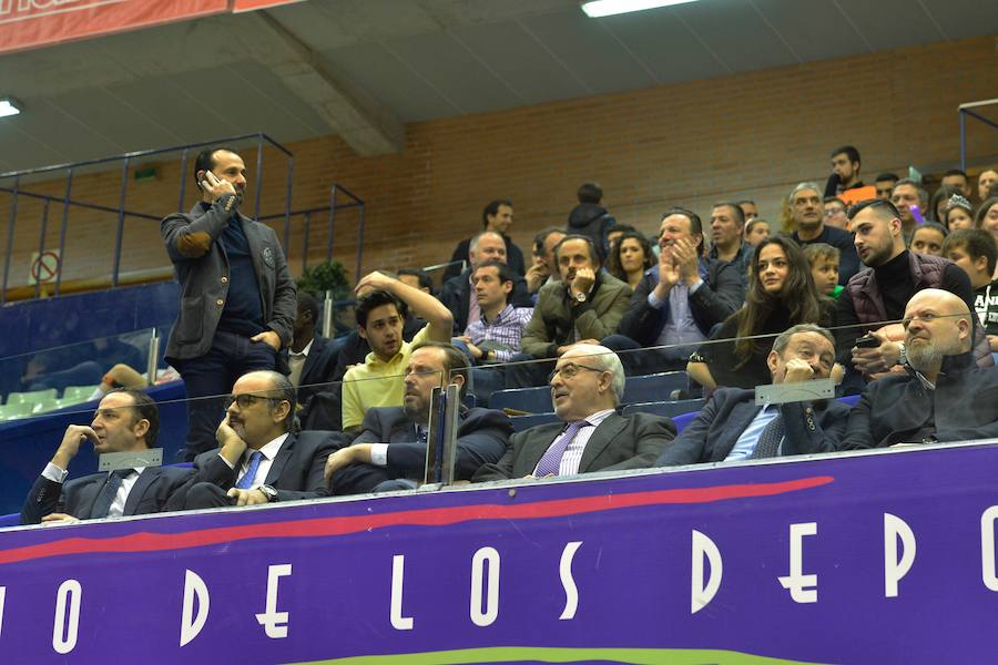 El conjunto universitario no levanta cabeza ante el conjunto entrenado por Ibon Navarro, predecesor en el banquillo murciano de Javi Juárez