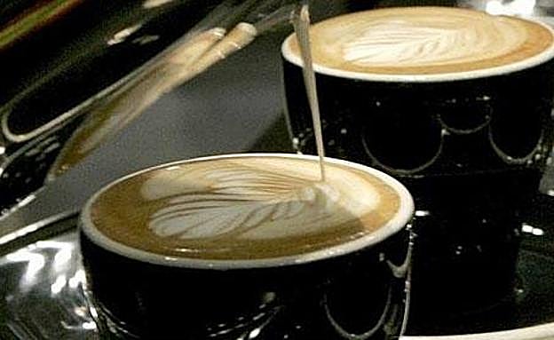 La hora a la que debes tomar el último café del día