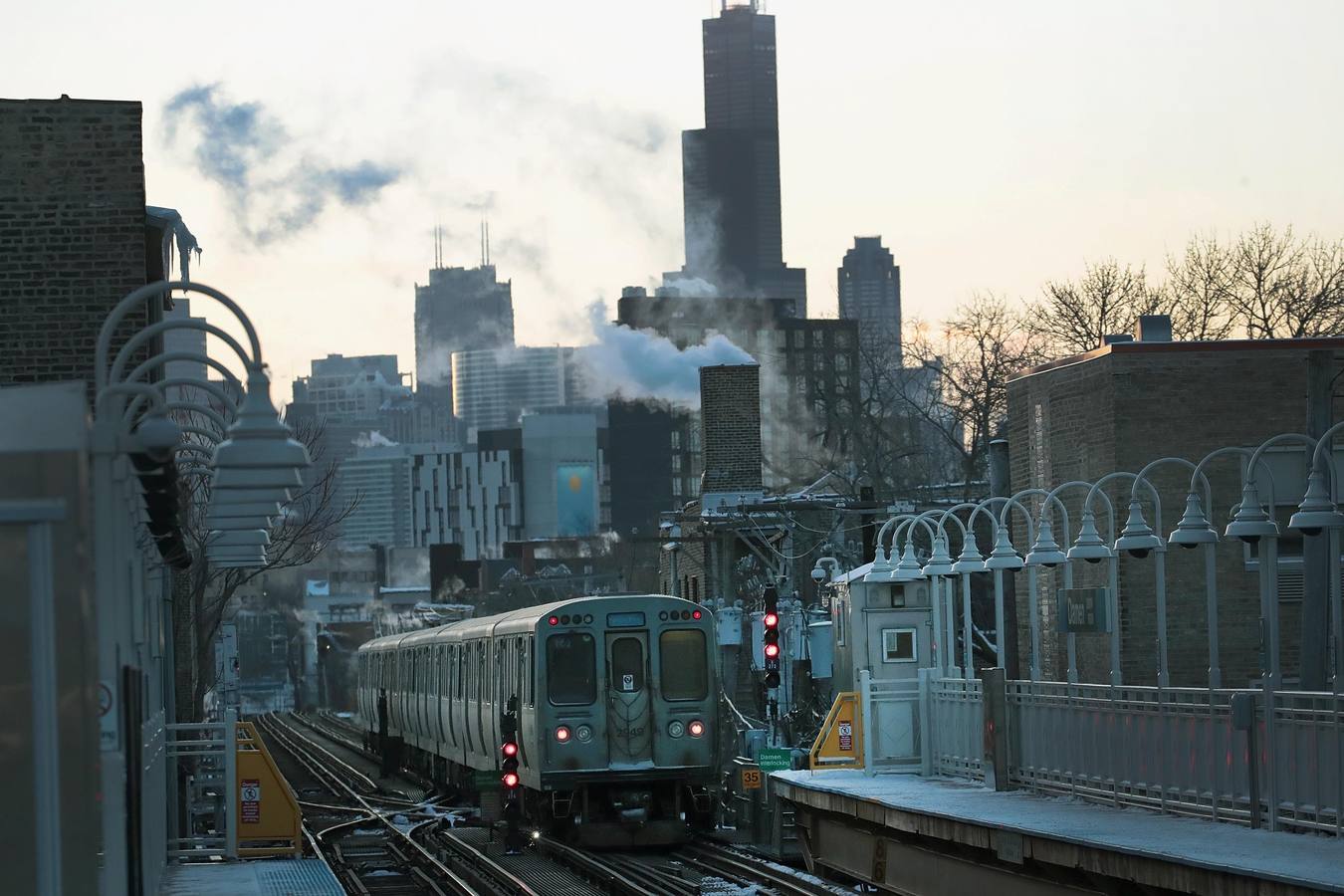 Una ola de frío polar cruza Chicago, Illinois (EE. UU.). Las temperaturas en el área de Chicago podrían bajar a menos 31 grados centígrados.