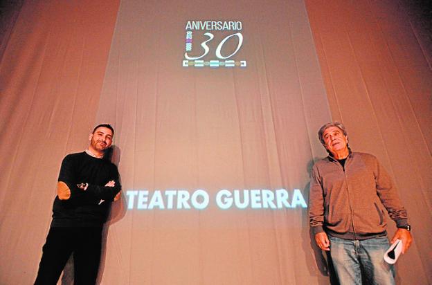 El concejal de Cultura y el director del Teatro Guerra. 