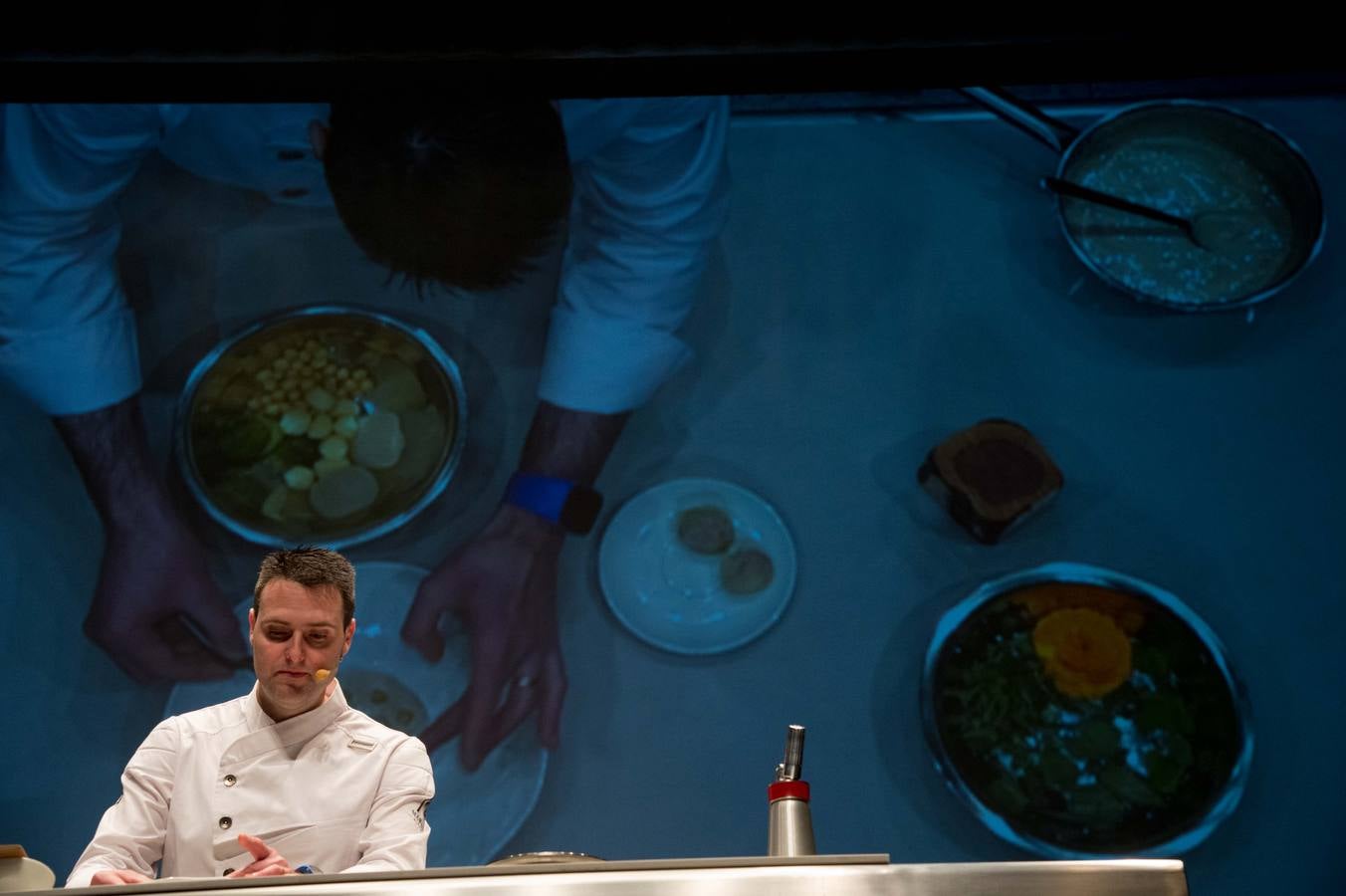 La Escuela de Hostelería celebra sus 25 años con una jornada formativa con siete estrellas Michelin para mil alumnos y docentes