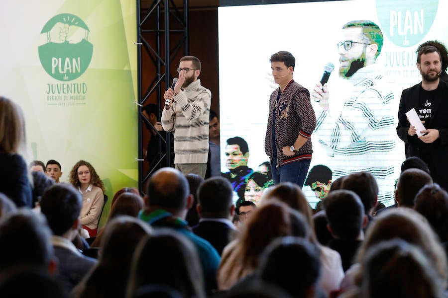 Las propuestas van desde apoyo a emprendedores hasta una bolsa de viviendas de alquiler para jóvenes, pasando por campañas de prevención de alcohol y drogas.