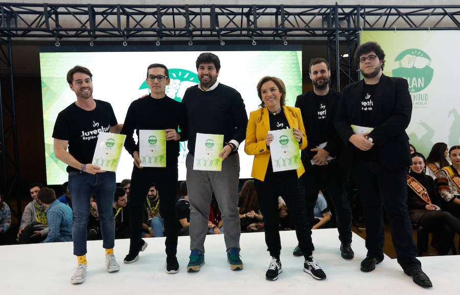 Las propuestas van desde apoyo a emprendedores hasta una bolsa de viviendas de alquiler para jóvenes, pasando por campañas de prevención de alcohol y drogas.