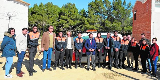 El consejero Pedro Rivera (c), ayer, con los efectivos. 