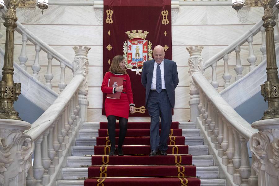 Tomás Olivo y la alcaldesa de Cartagena, Ana Belén Castejón, anuncian el acuerdo del Plan Rambla.