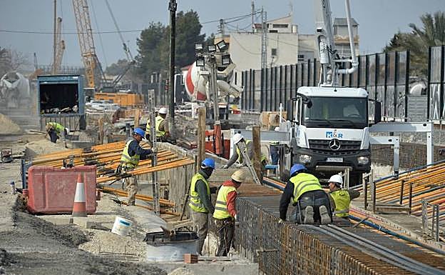 Obras de soterramiento de las vías del AVE.