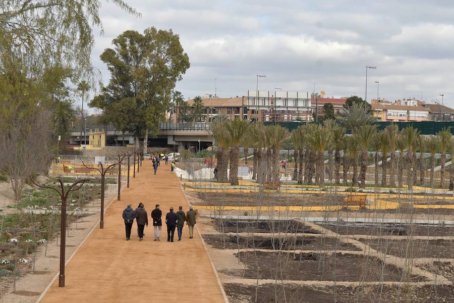 Será el primero en incorporar las nuevas tecnologías. Se ha recuperado la acequia de La Arboleja para escenificar el sistema de riego tradicional, cuenta con más de 500 árboles y 6.000 especies florares, y abrirá las 24 horas del día