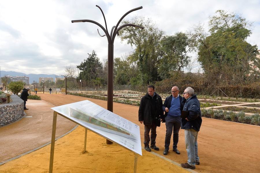 Será el primero en incorporar las nuevas tecnologías. Se ha recuperado la acequia de La Arboleja para escenificar el sistema de riego tradicional, cuenta con más de 500 árboles y 6.000 especies florares, y abrirá las 24 horas del día
