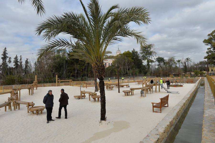 Será el primero en incorporar las nuevas tecnologías. Se ha recuperado la acequia de La Arboleja para escenificar el sistema de riego tradicional, cuenta con más de 500 árboles y 6.000 especies florares, y abrirá las 24 horas del día