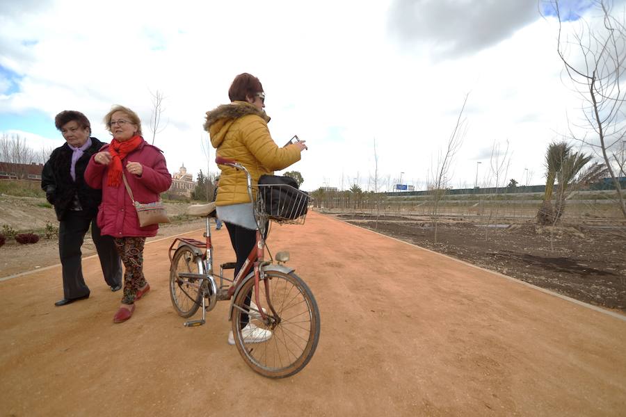 Será el primero en incorporar las nuevas tecnologías. Se ha recuperado la acequia de La Arboleja para escenificar el sistema de riego tradicional, cuenta con más de 500 árboles y 6.000 especies florares, y abrirá las 24 horas del día