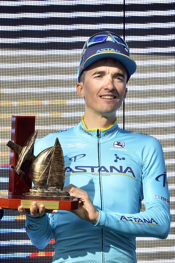 El muleño Luis León Sánchez terminó en tercera posición y el campeón del mundo, Alejandro Valverde, no pudo subirse al podio y cruzó la meta en cuarto lugar