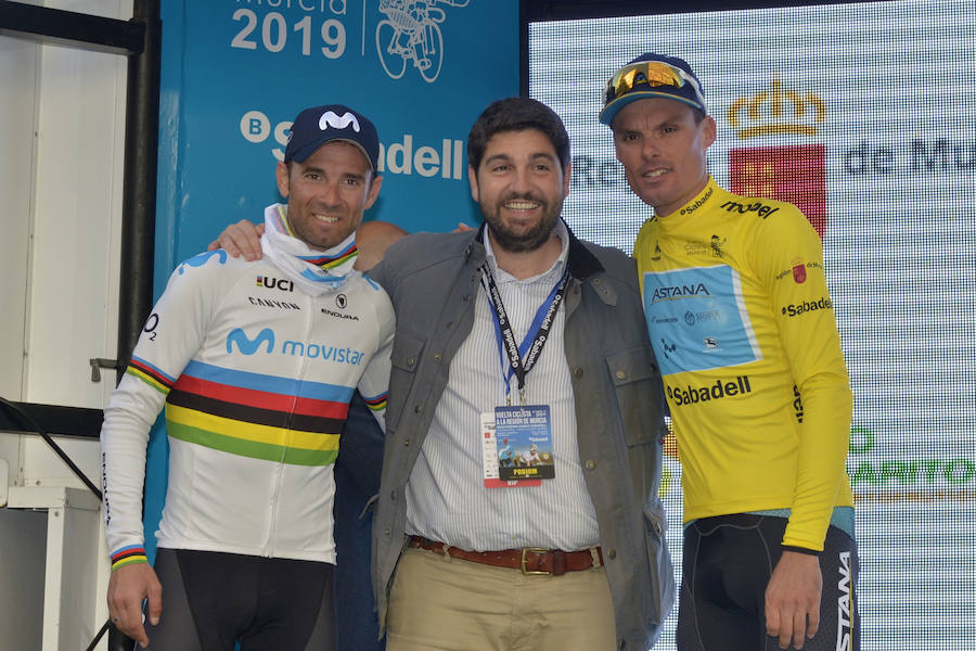 El muleño llegó a la meta acompañado por el también murciano y campeón del mundo Alejandro Valverde