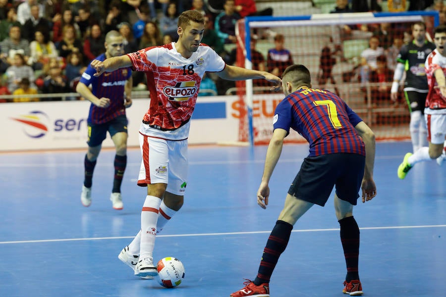 ElPozo y el Barça protagonizan un partido muy bonito que acaba con el empate en los últimos minutos del encuentro gracias a los goles de Miguelín y Álex.