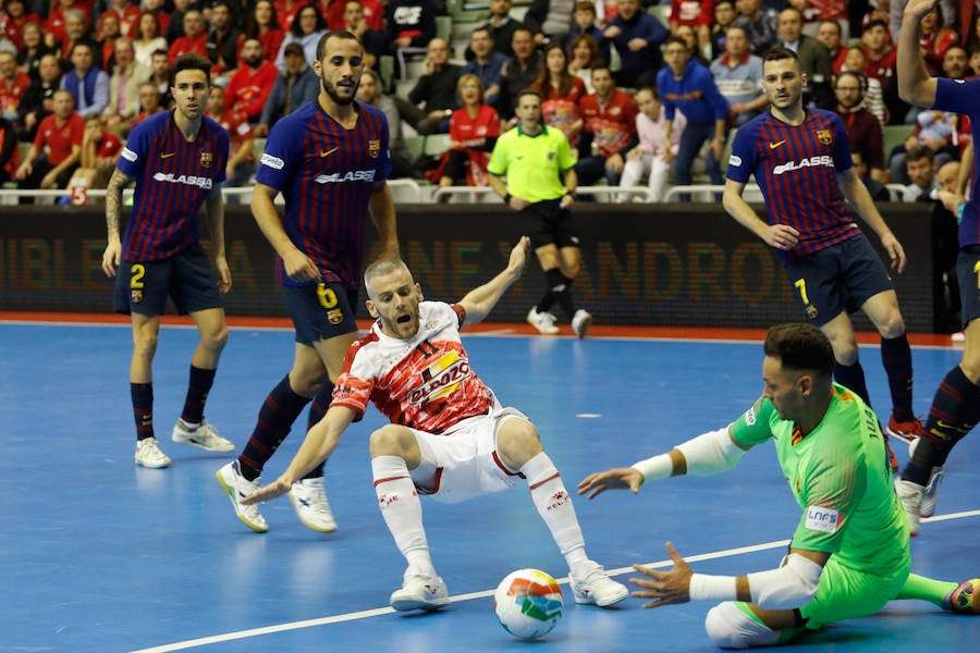 ElPozo y el Barça protagonizan un partido muy bonito que acaba con el empate en los últimos minutos del encuentro gracias a los goles de Miguelín y Álex.