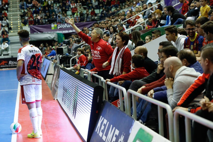 ElPozo y el Barça protagonizan un partido muy bonito que acaba con el empate en los últimos minutos del encuentro gracias a los goles de Miguelín y Álex.