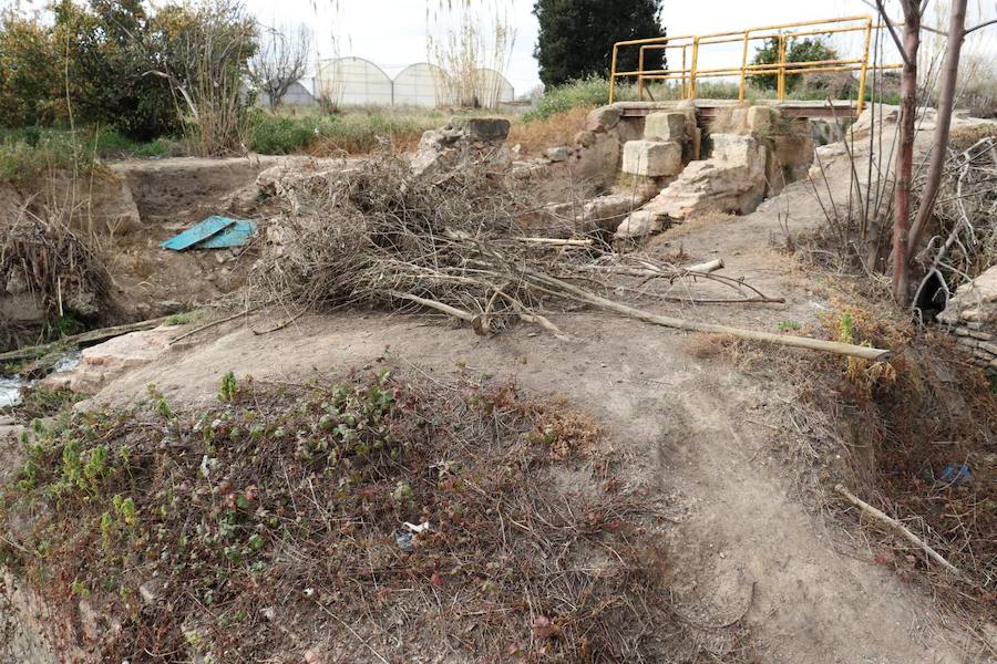 La Asociación para la Conservación de la Huerta y el Patrimonio de Murcia (Huermur) denuncia el abandono del histórico Molino de la Pólvora sobre la acequia mayor de Aljufía, en plena huerta de Murcia y entre las pedanías de Rincón de Beniscornia y Guadalupe.