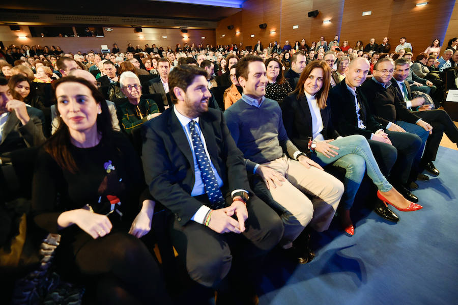 El presidente regional del PP, Fernando López Miras, y el secretario general nacional, Teodoro García, acompañaron este viernes a la alcaldesa de Archena, Patricia Fernández, a la que ratificaron para revalidar su candidatura en las elecciones municipales.