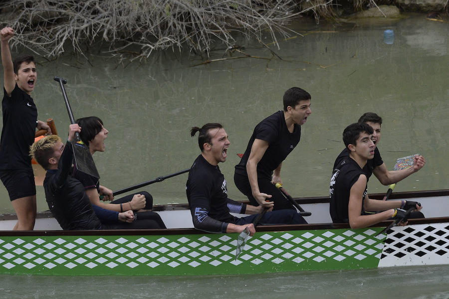 La Regata Ciudad de Murcia rompe su techo con setecientos palistas, barcos dragón y participantes de prestigio.