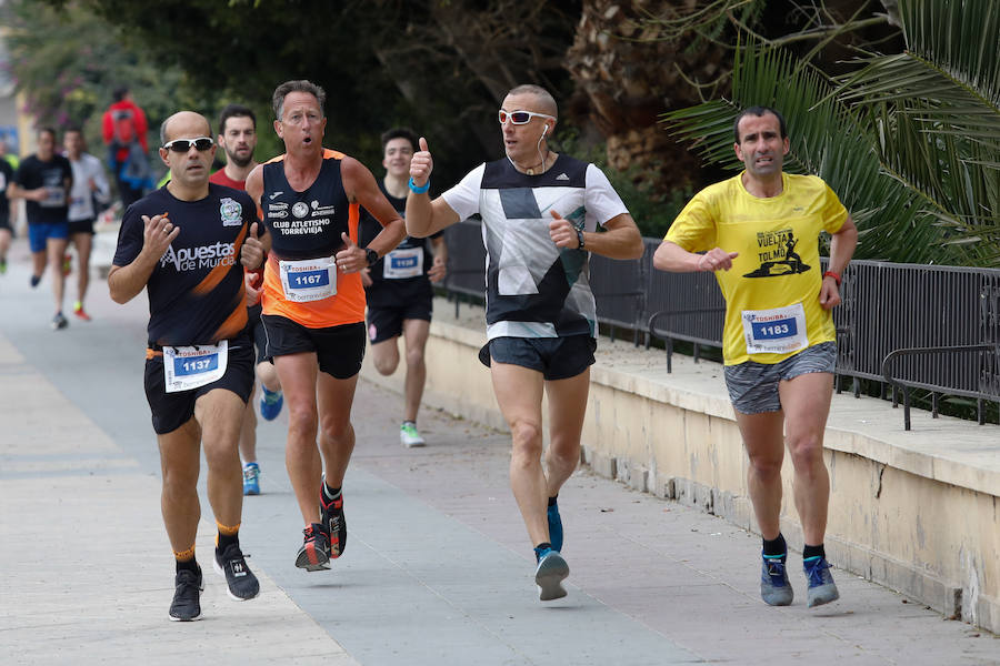 En la mañana de este domingo se celebró la carrera solidaria en favor de la ONG 'Save the Chrildren' en el Malecón de Murcia.