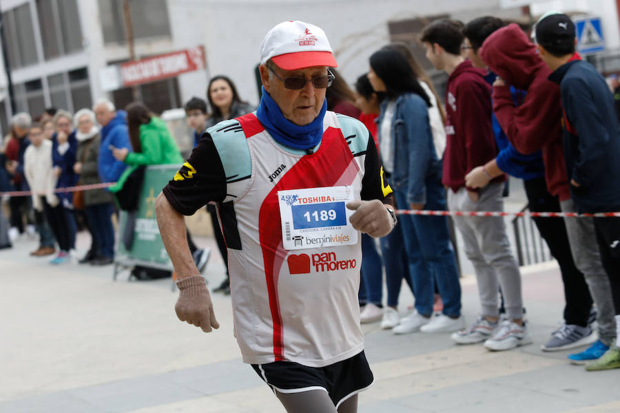 En la mañana de este domingo se celebró la carrera solidaria en favor de la ONG 'Save the Chrildren' en el Malecón de Murcia.