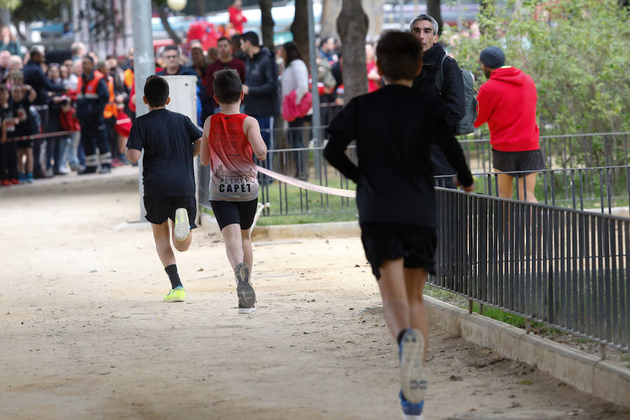 En la mañana de este domingo se celebró la carrera solidaria en favor de la ONG 'Save the Chrildren' en el Malecón de Murcia.