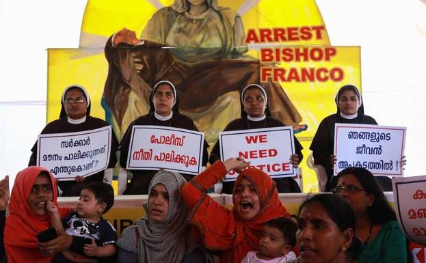 Varias religiosas indias denuncian las violaciones sufridas a manos del obispo de Kerala, Franco Mulakkal. 