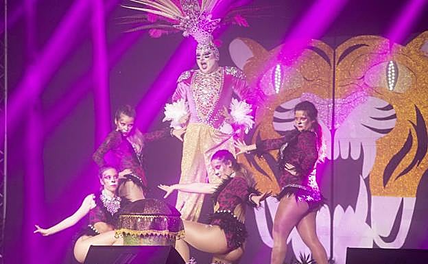 Las 'Drag Queens' toman el carnaval en Cartagena